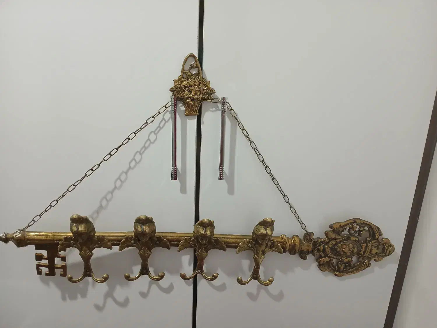 رخت اویزبرنزی|بندرخت و رخت‌آویز|تبریز, |دیوار