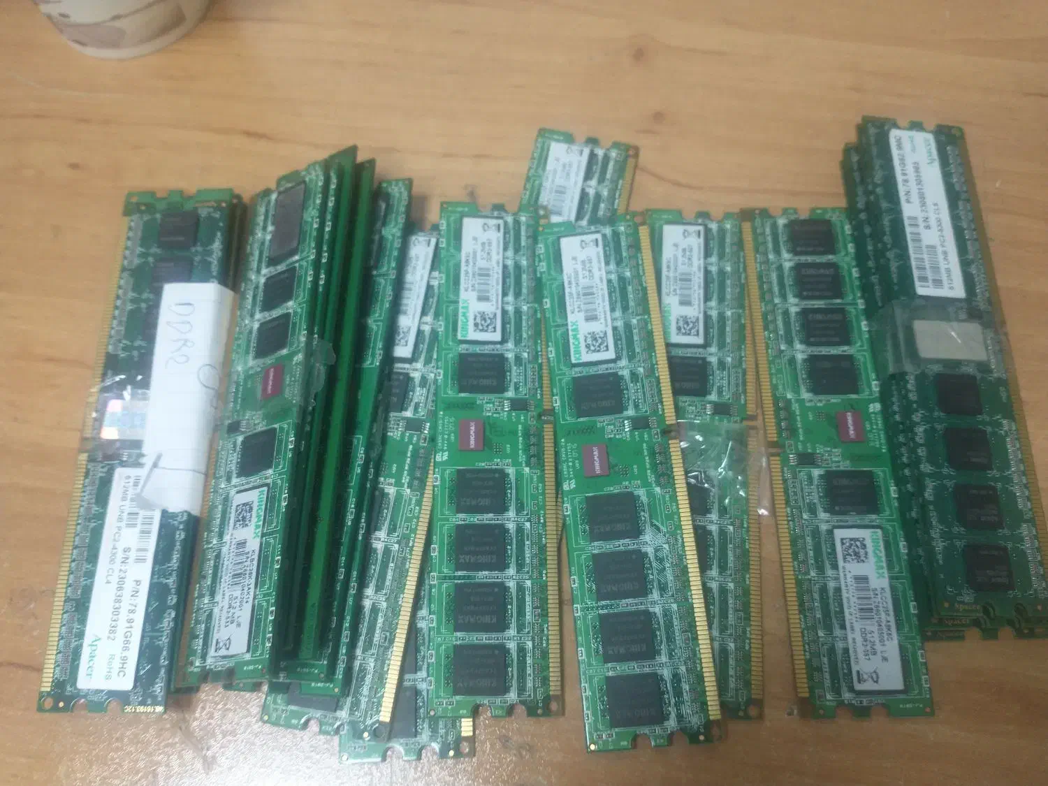 فروش تعدادی رم DDR2 512|قطعات و لوازم جانبی رایانه|شیراز, نیایش|دیوار