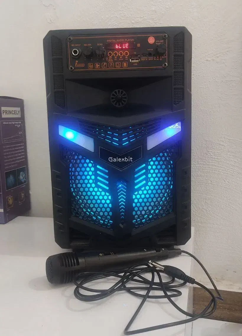 اسپیکر رادیو دار و میکروفون دار|پخش‌کننده همراه|رشت, دروازه لاکان|دیوار