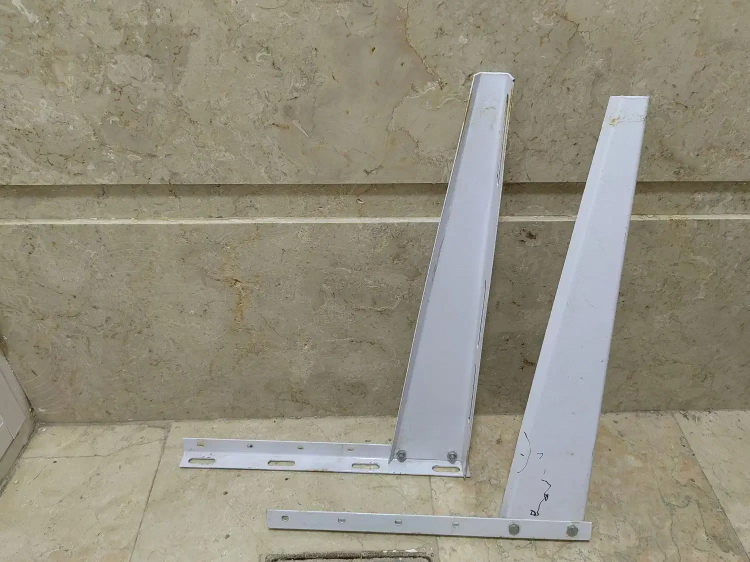 پایه کولر گازی|کولر گازی و فن‌کوئل|ارومیه, |دیوار