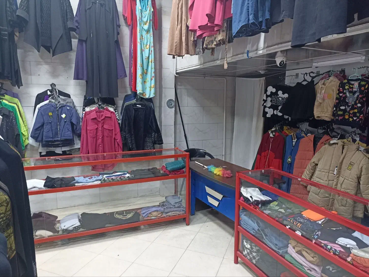 فروشلباسهاوکلیهوسایلپوشاکزنانهیکجابصورتکلی|لباس|قائن, |دیوار