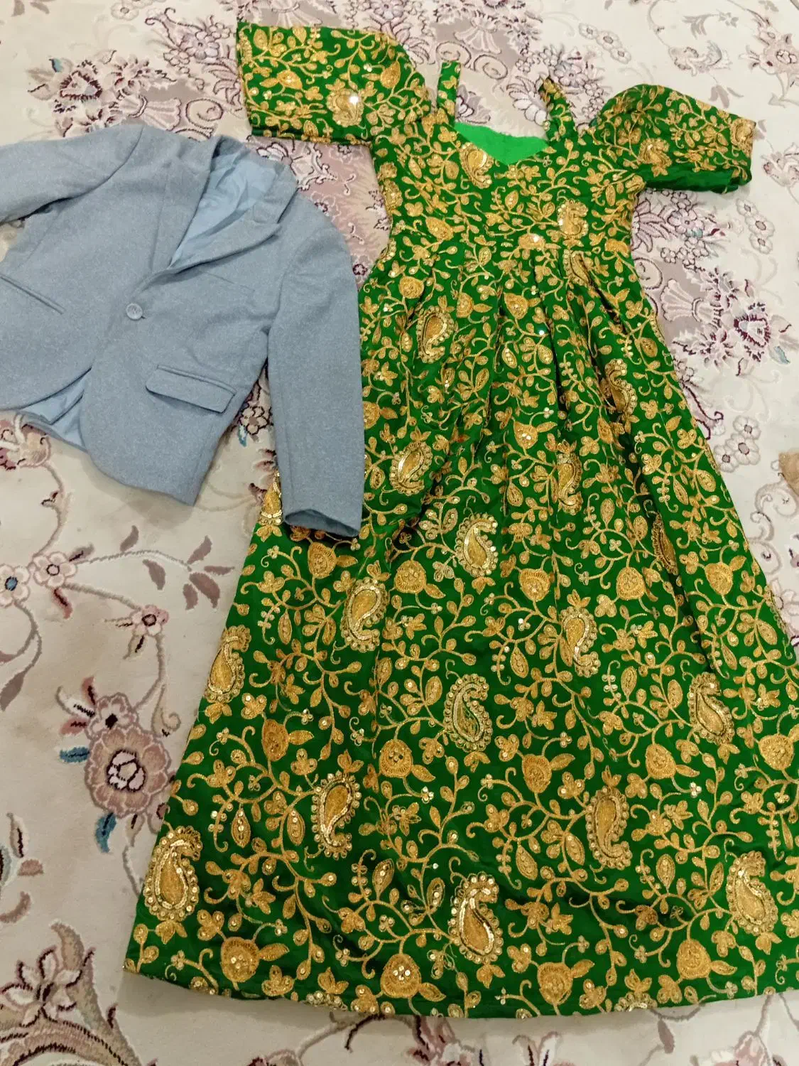 تعداد لباس مجلسی دخترانه و زنانه در رودان|لباس|رودان, |دیوار