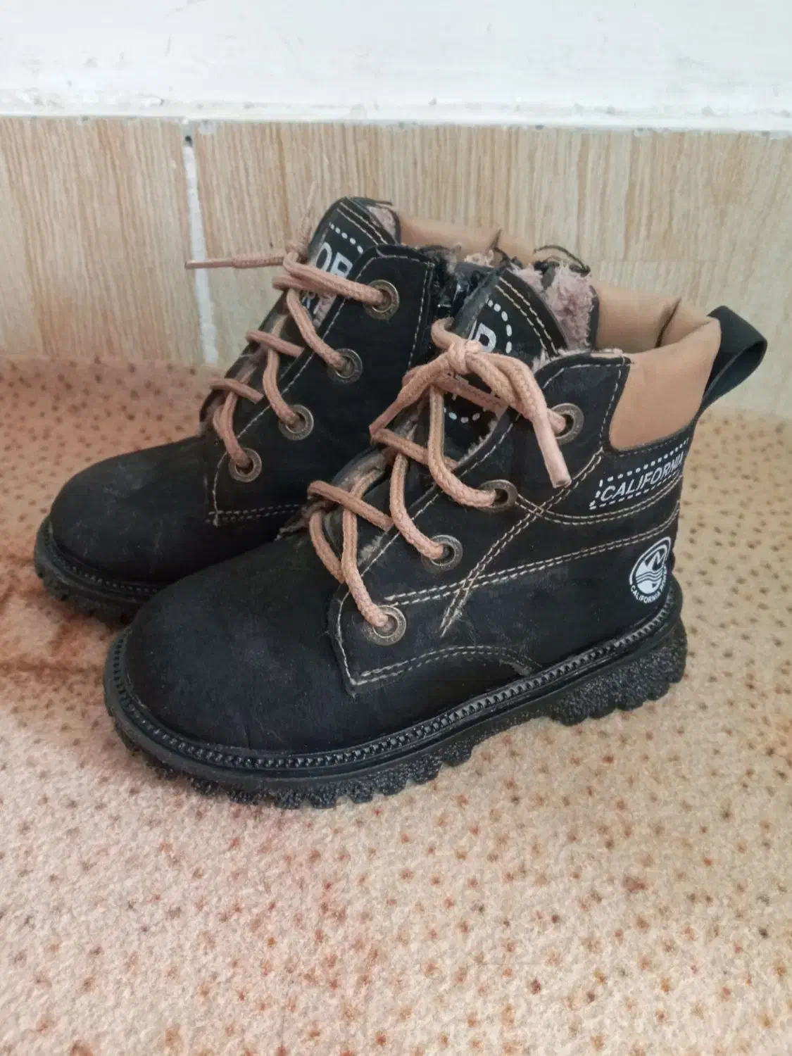 پوتین|کفش و لباس بچه|مراغه, |دیوار