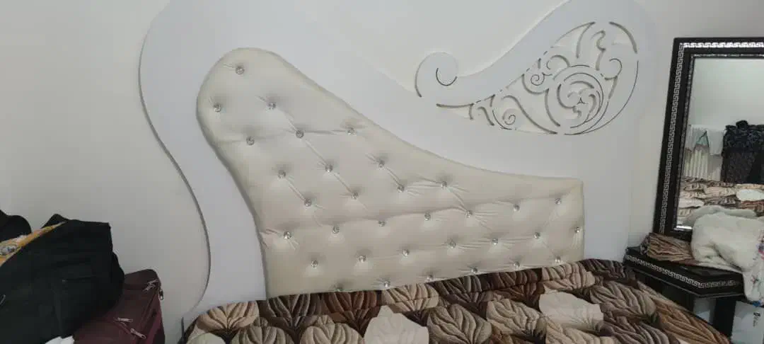تخت دونفره کاملا سالم|تخت و سرویس خواب|فومن, |دیوار