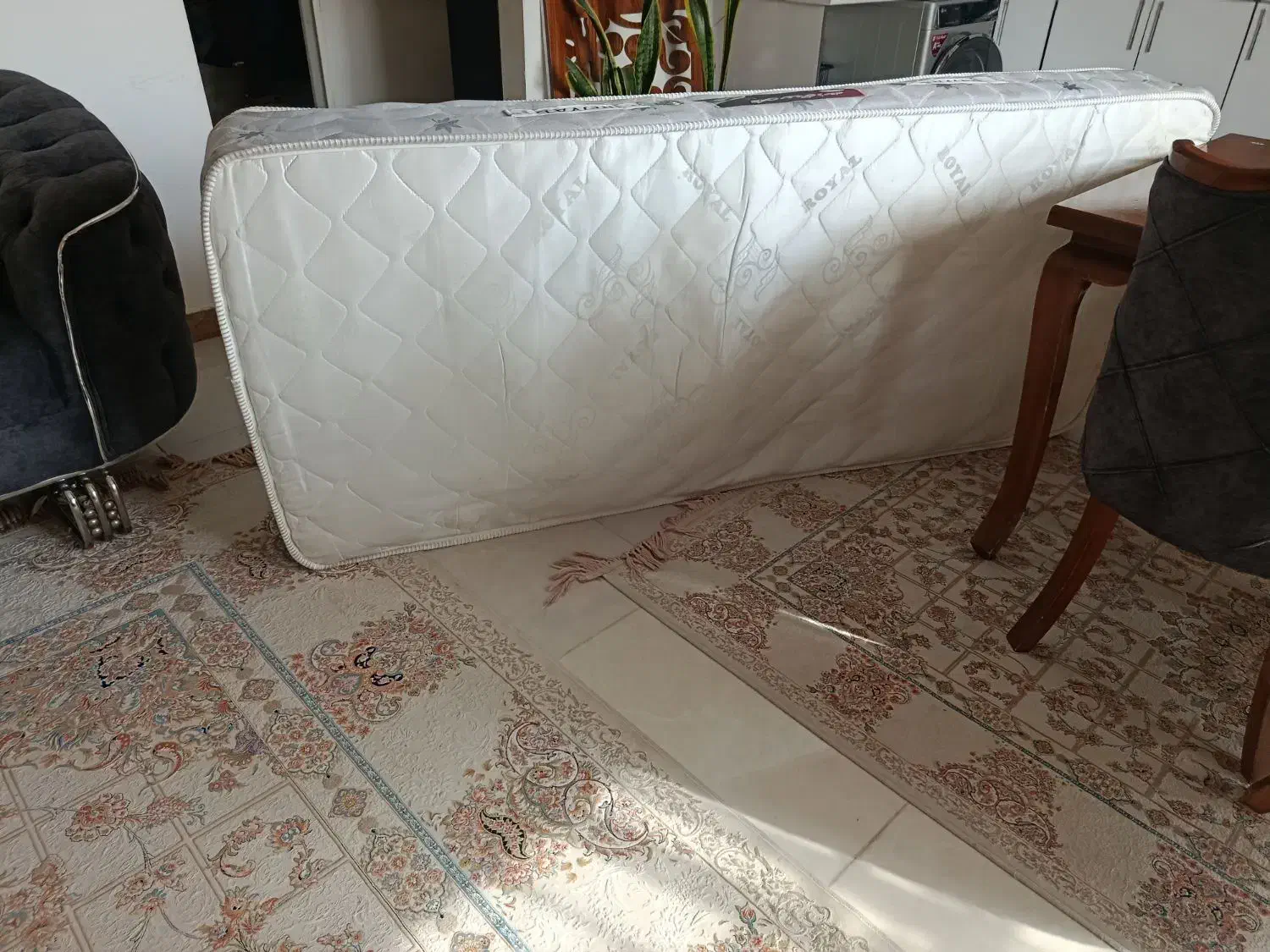 تشک رویال ینفره درحدنو|تشک تختخواب|صومعه‌سرا, |دیوار