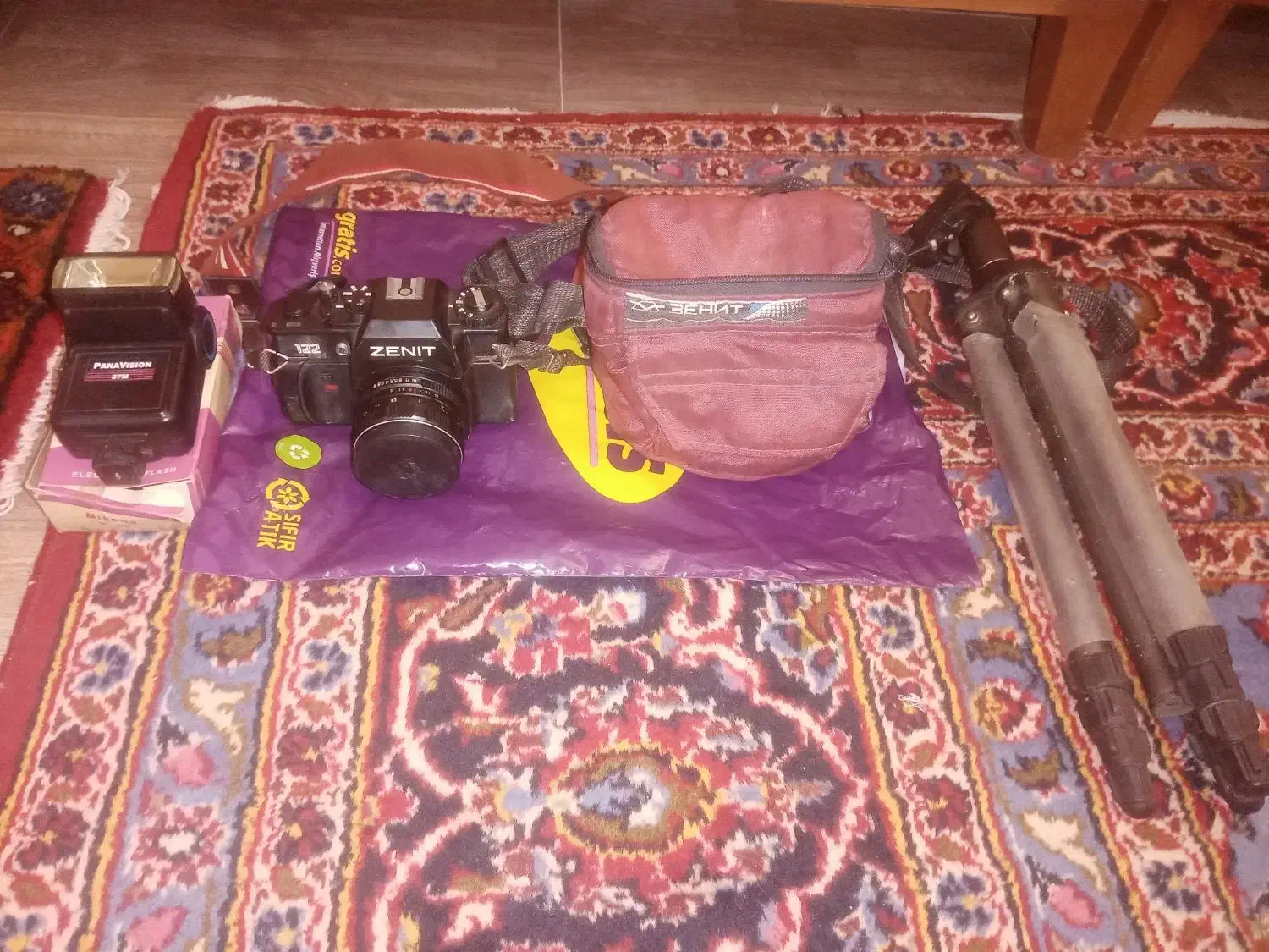 دوربین عکاسی قدیمی zenit اصل بلاروس|دوربین عکاسی و فیلمبرداری|تبریز, |دیوار