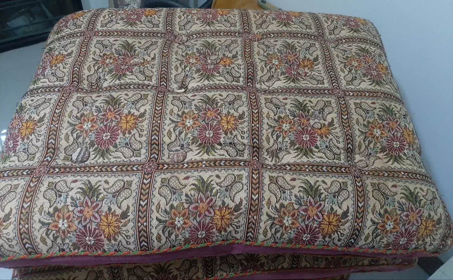 پشتی|پشتی|آباده, |دیوار