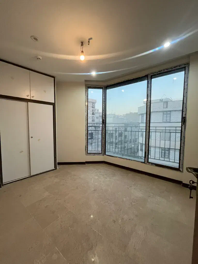 ۱۳۰ متری سه خواب ستارخان