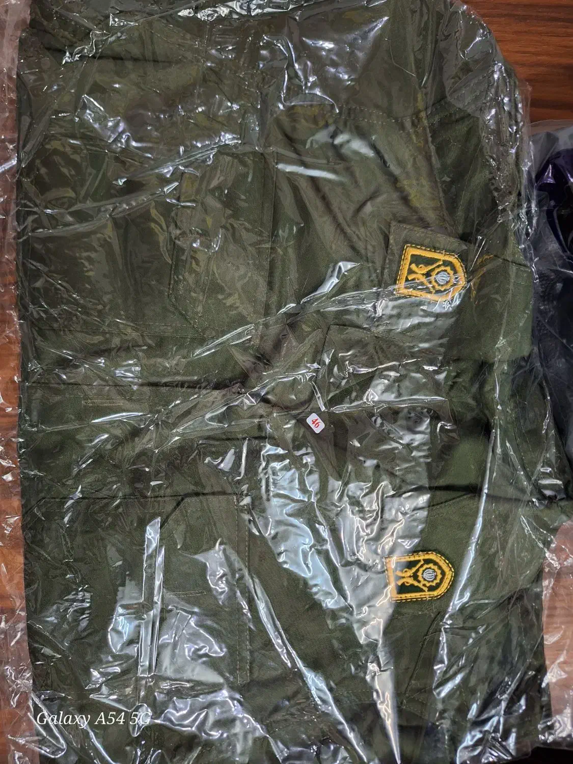 لباس نیرو انتظامی (پلمپ)|لباس|اسلامشهر, باغ فیض|دیوار