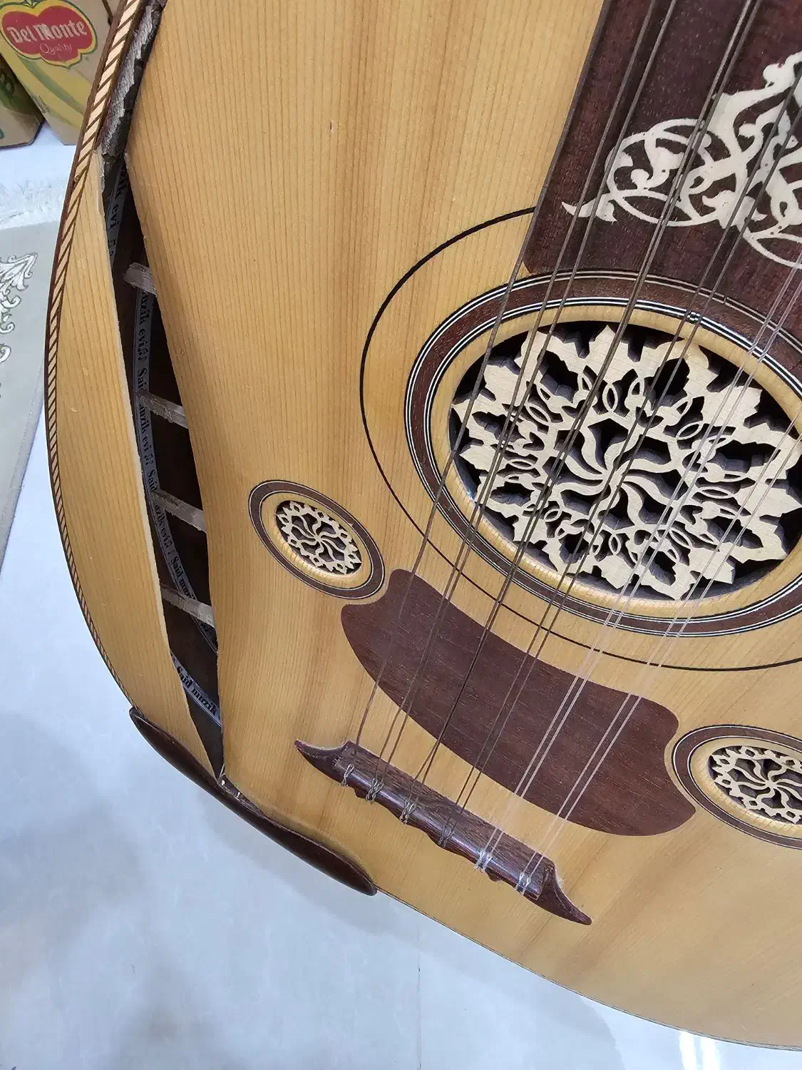 ساز عود و کیف برزنتی محکم|سازهای سنتی|قم, باغ کرباسی|دیوار