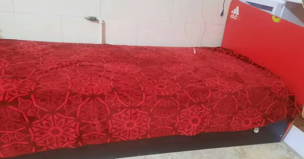 فروش یک عدد کمد و دو عدد تخت و میز کامپیوتر|تخت و سرویس خواب|زرقان, |دیوار