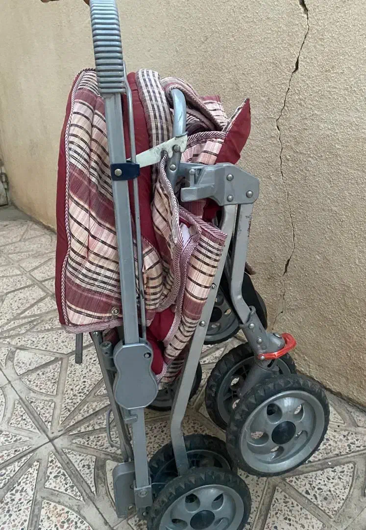 کالسکه کودک|کالسکه و لوازم جانبی|خوی, |دیوار