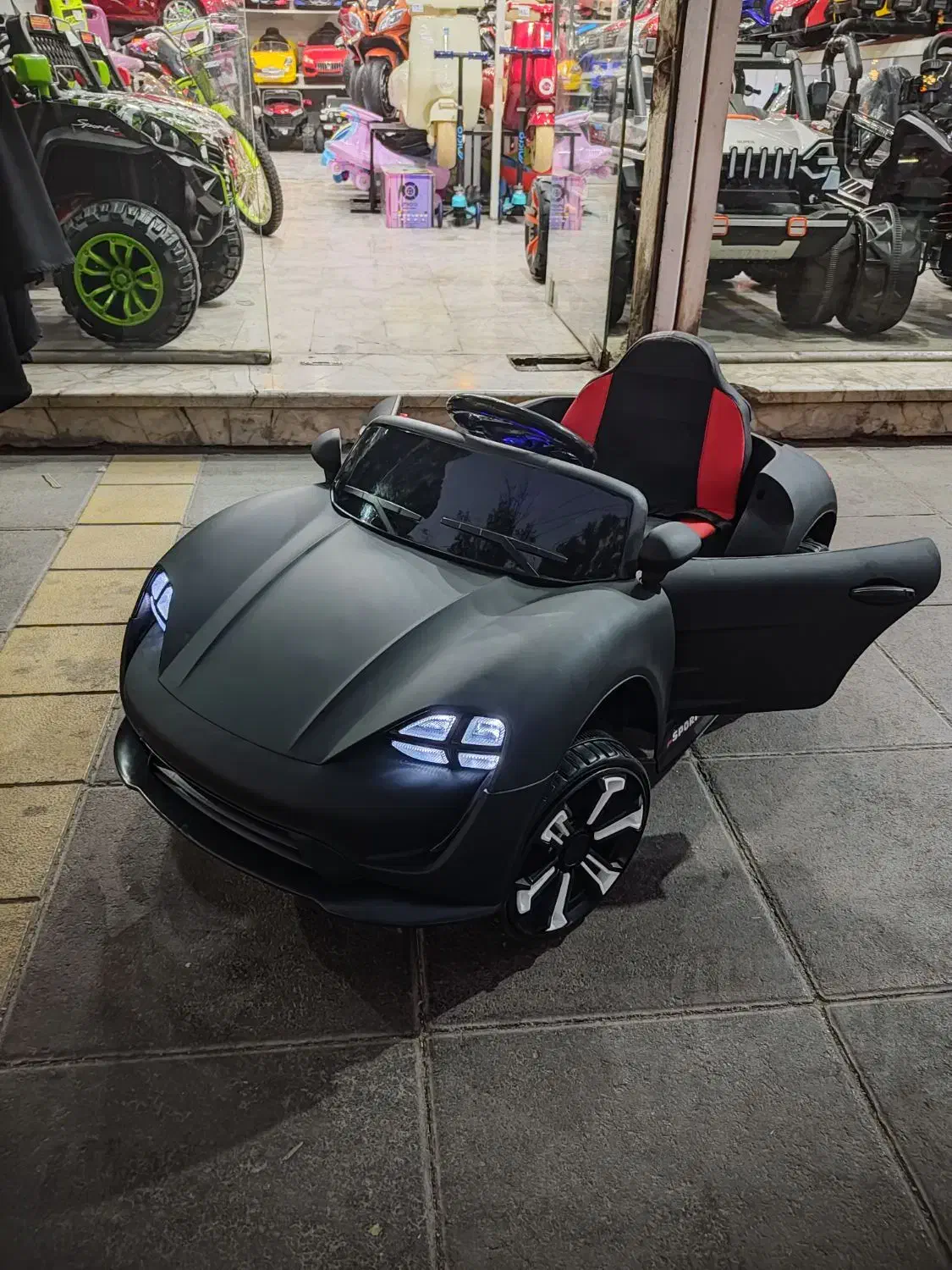 ماشین شارژی پورشه تایکان|اسباببازی بچه|مشهد, مصلی (کارمندان اول)|دیوار