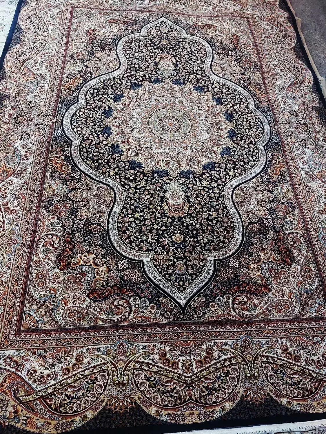 فرش رضا قهرمانی ۴تخته فرش ۷۰۰شانه تراکم۲۵۵۰ در حد|فرش|اراک, |دیوار