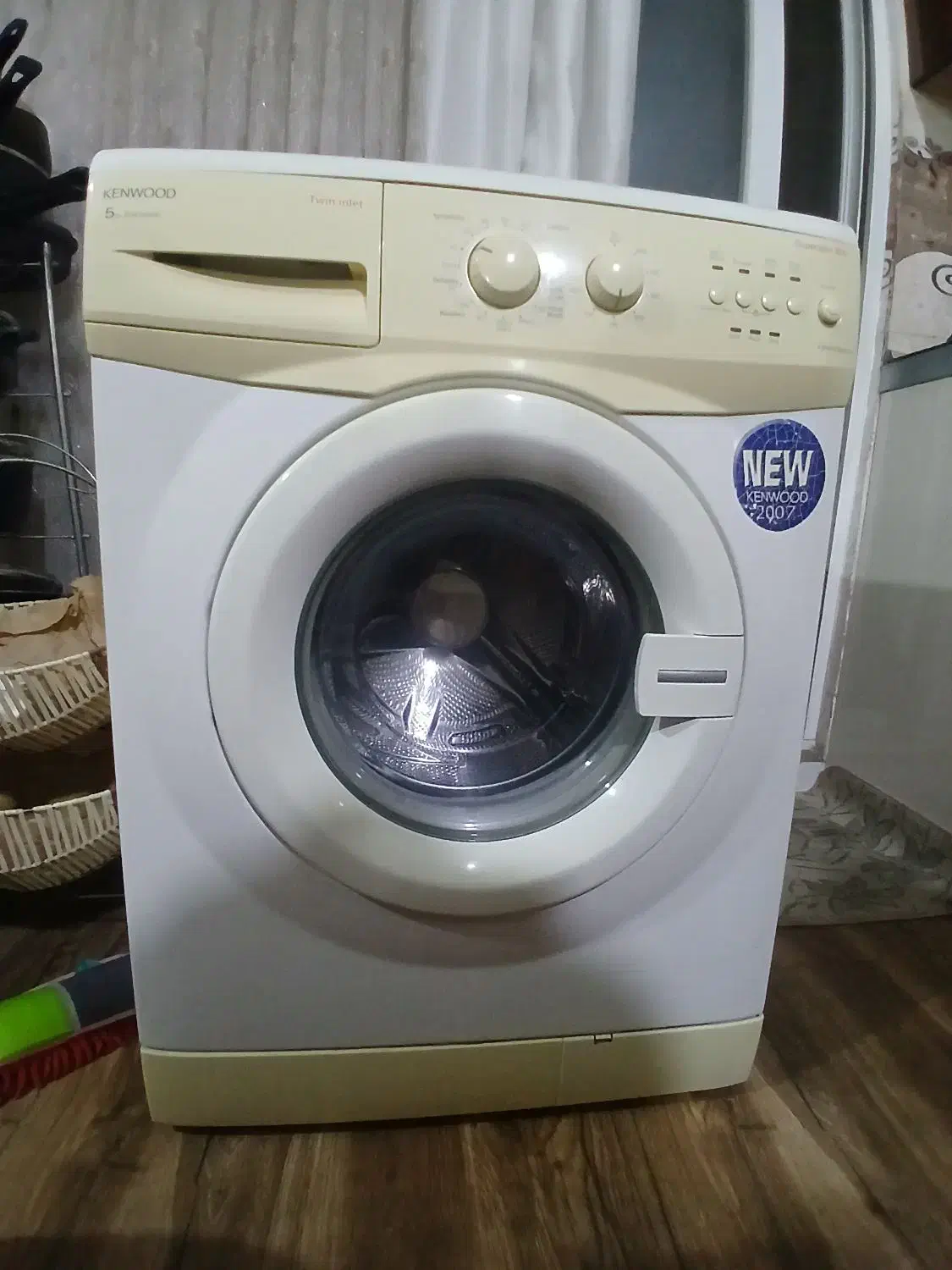 ماشین لیاس شویی کنوود۵کیلویی صحیخ وسالم|ماشین لباسشویی و خشککن لباس|گرگان, |دیوار