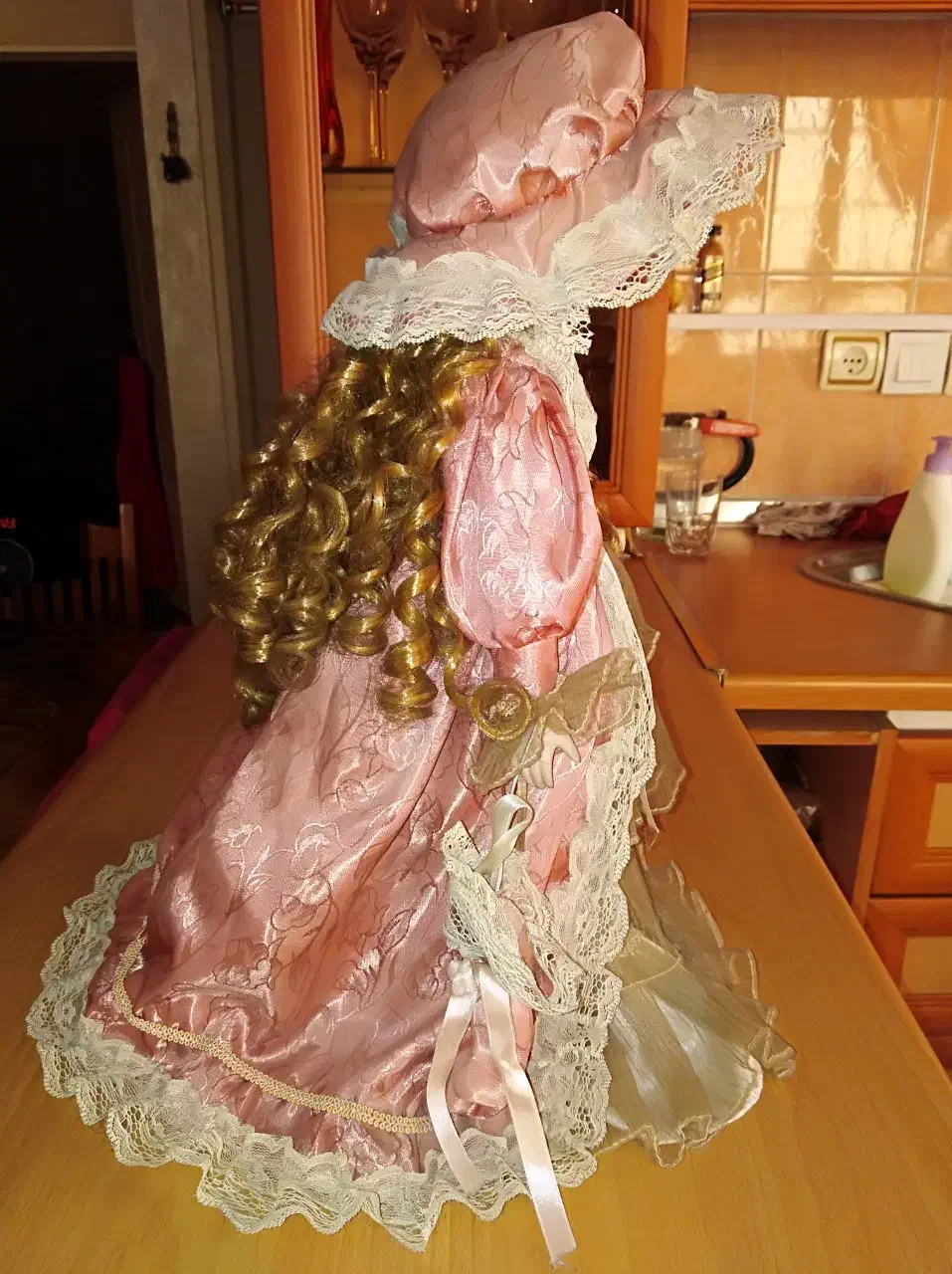 تزئینی و دکوری|اسباب‌بازی بچه|ری, علایین|دیوار