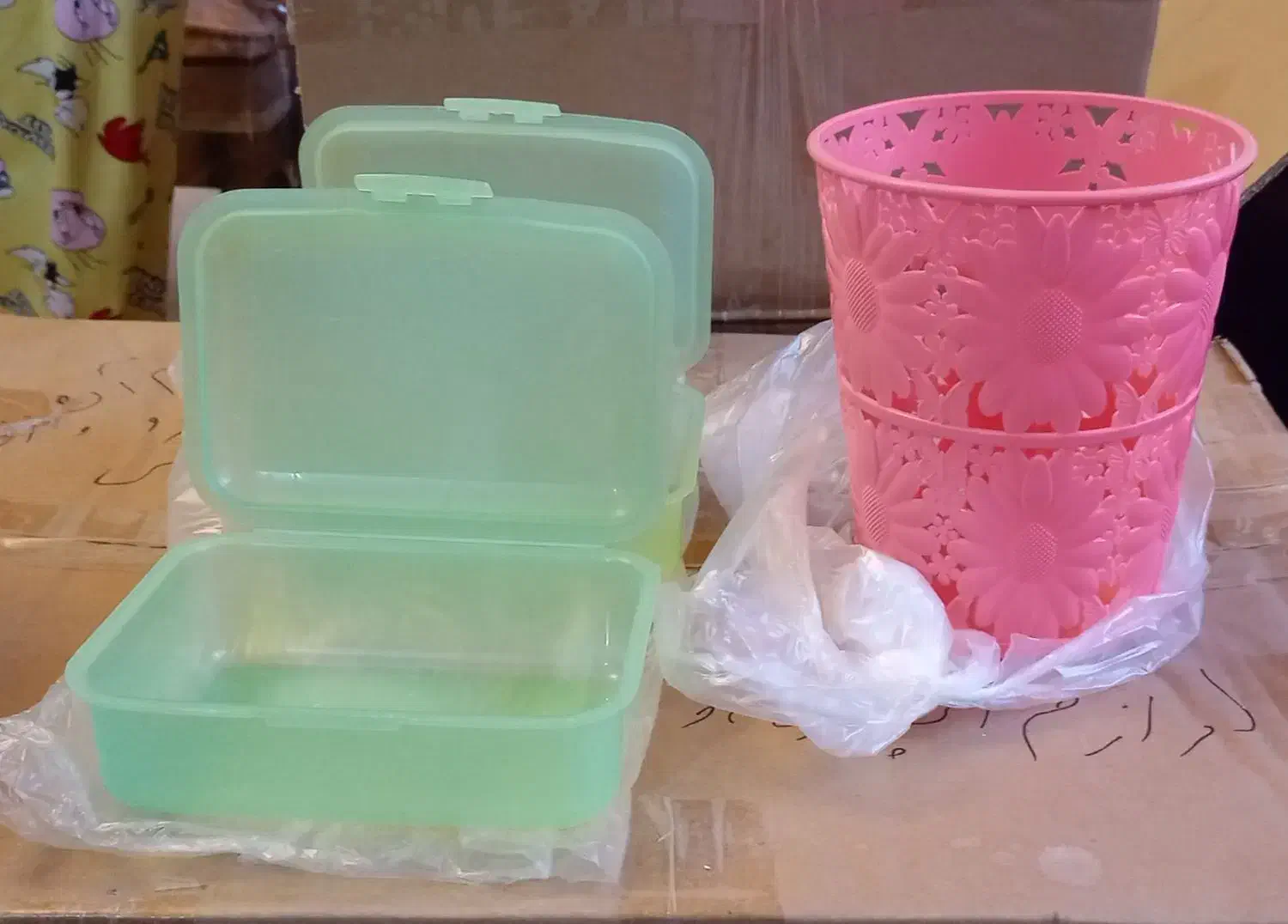 فروش پلاسکو و ظرف|ظروف نگهدارنده، پلاستیکی، یکبارمصرف|رشت, معلم|دیوار