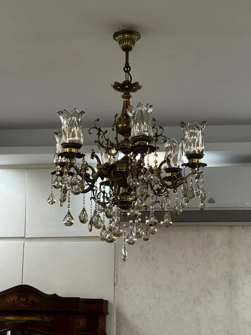 لوستر|لوستر و چراغ آویز|گلستان (تهران), |دیوار