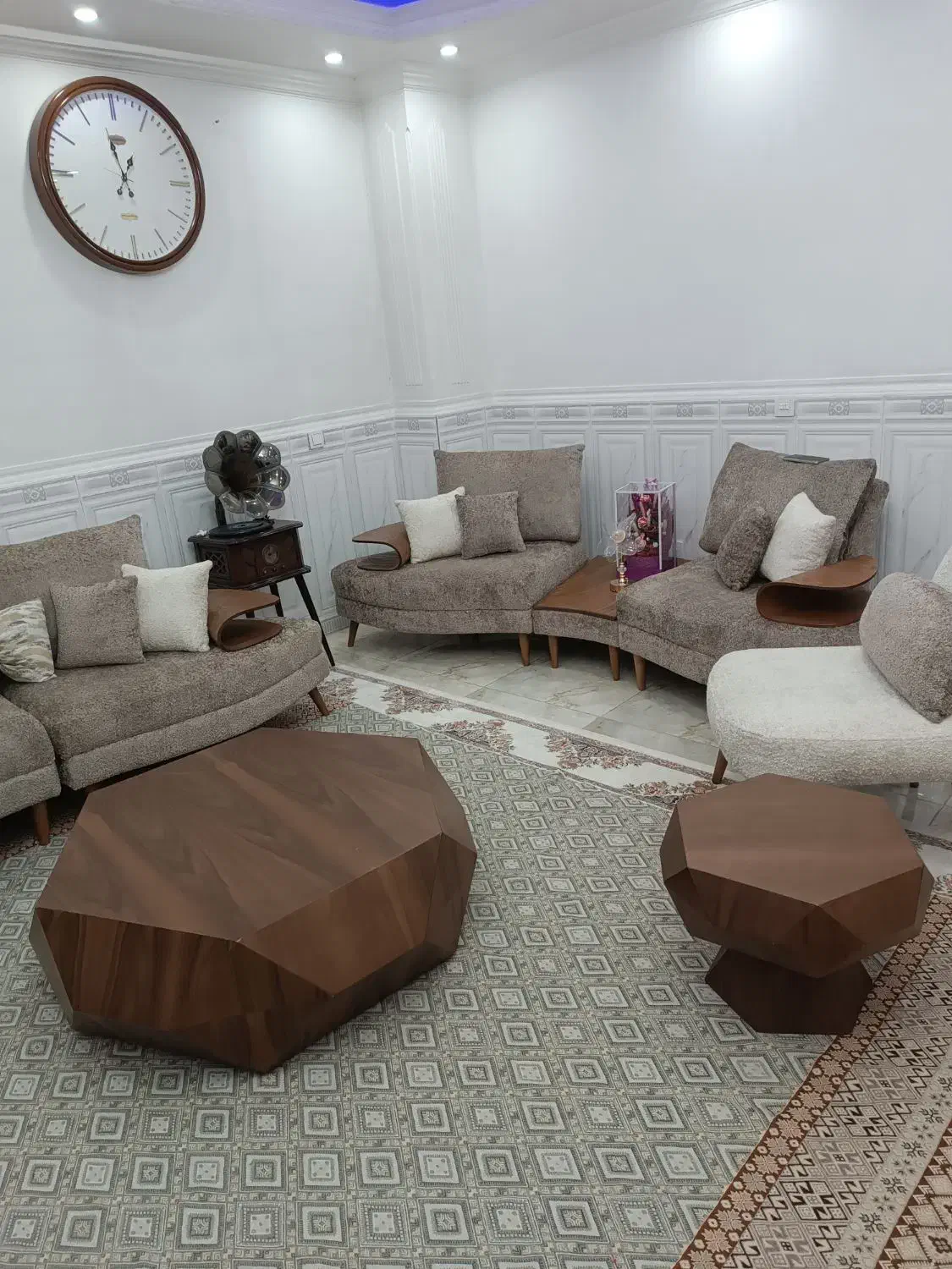 مبل کلاسیک|مبلمان خانگی و میز عسلی|نسیم‌شهر, |دیوار