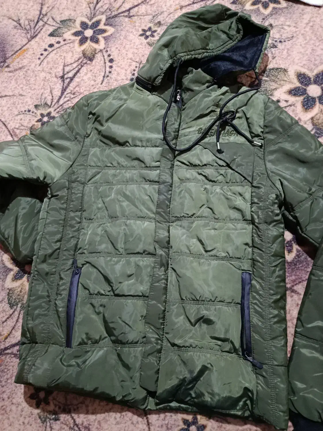 دوتا کاپشن|لباس|مسجد سلیمان, |دیوار