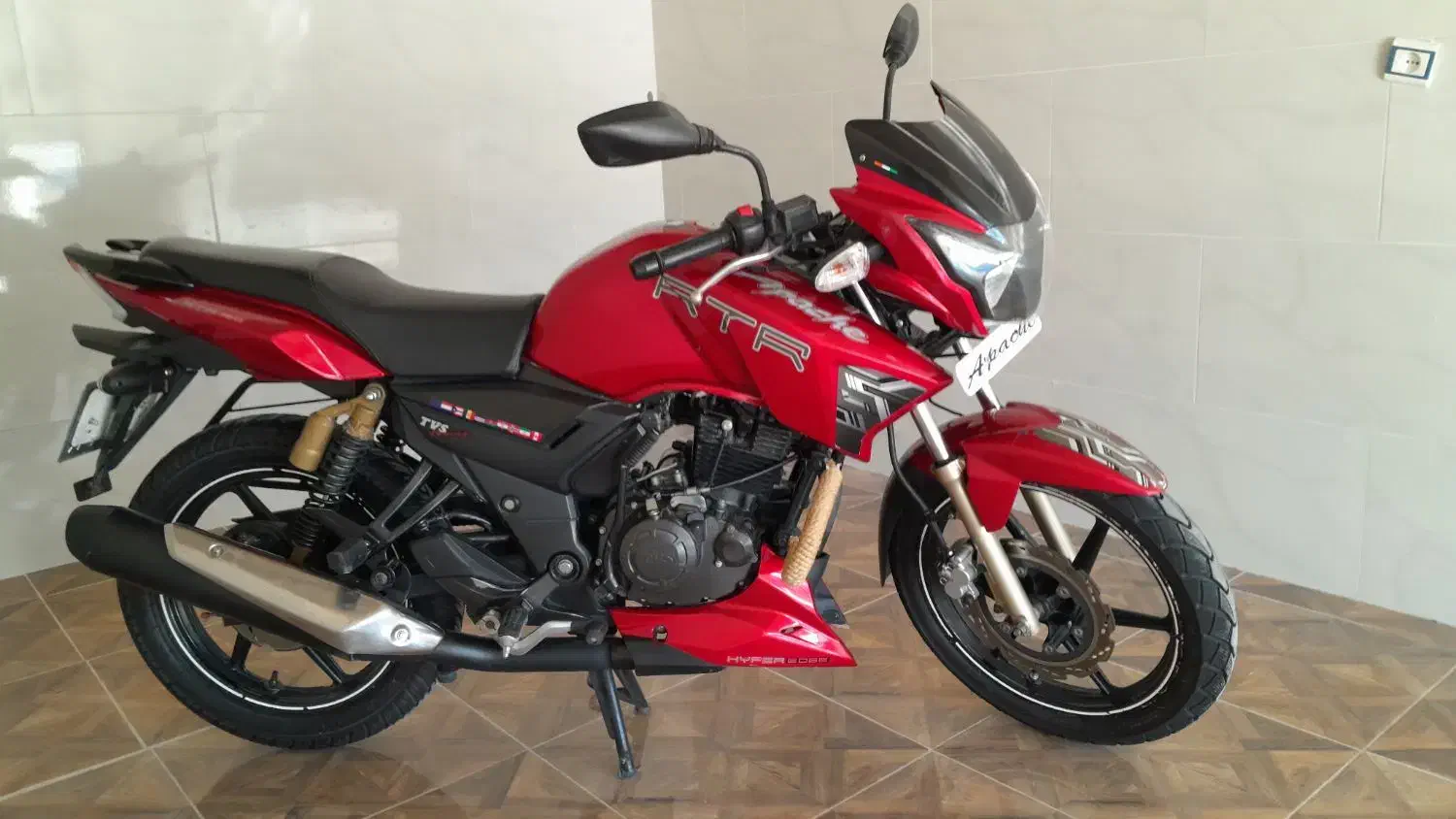 اپاچی ۱۸۰|موتورسیکلت|درب گنبد, |دیوار