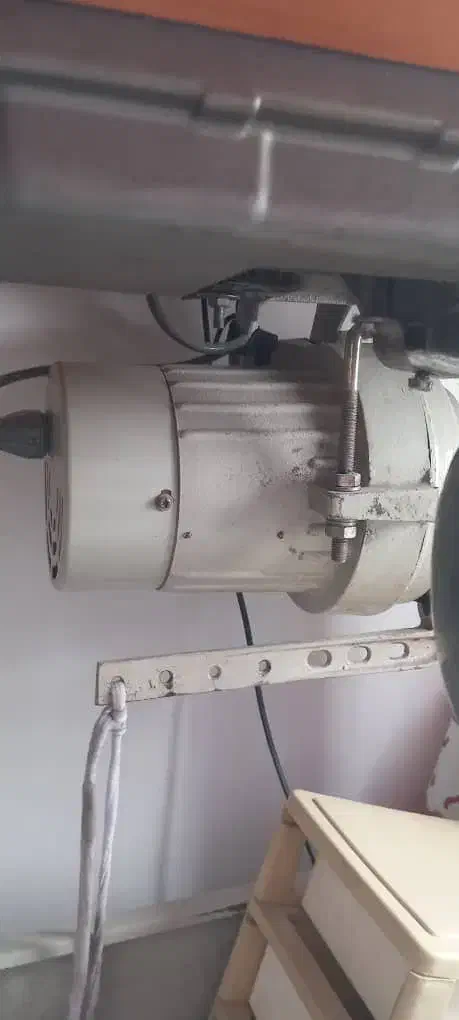 چرخ راسته تیغ دار|چرخ خیاطی و ریسندگی|رباطکریم, رباطکریم|دیوار