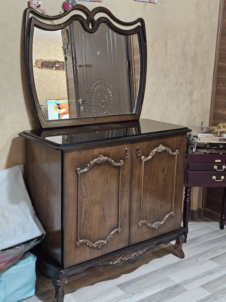 آینه کنسول چوبی|بوفه، ویترین، کنسول|تهران, صادقیه|دیوار