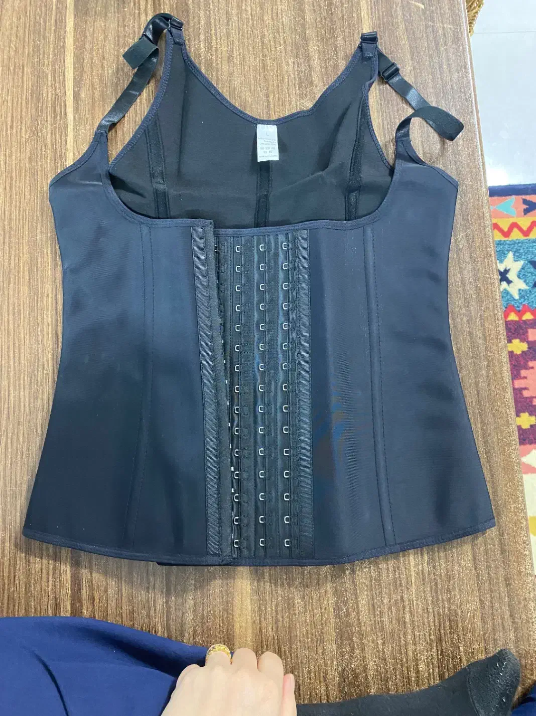 گن ساعت شنی ۹ فنره|لباس|فردیس, داوری|دیوار