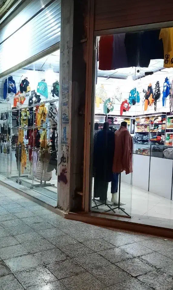 اجاره مغازه ۳۴مترنبش فول امکانات|اجارهٔ مغازه و غرفه|قم, سید معصوم|دیوار