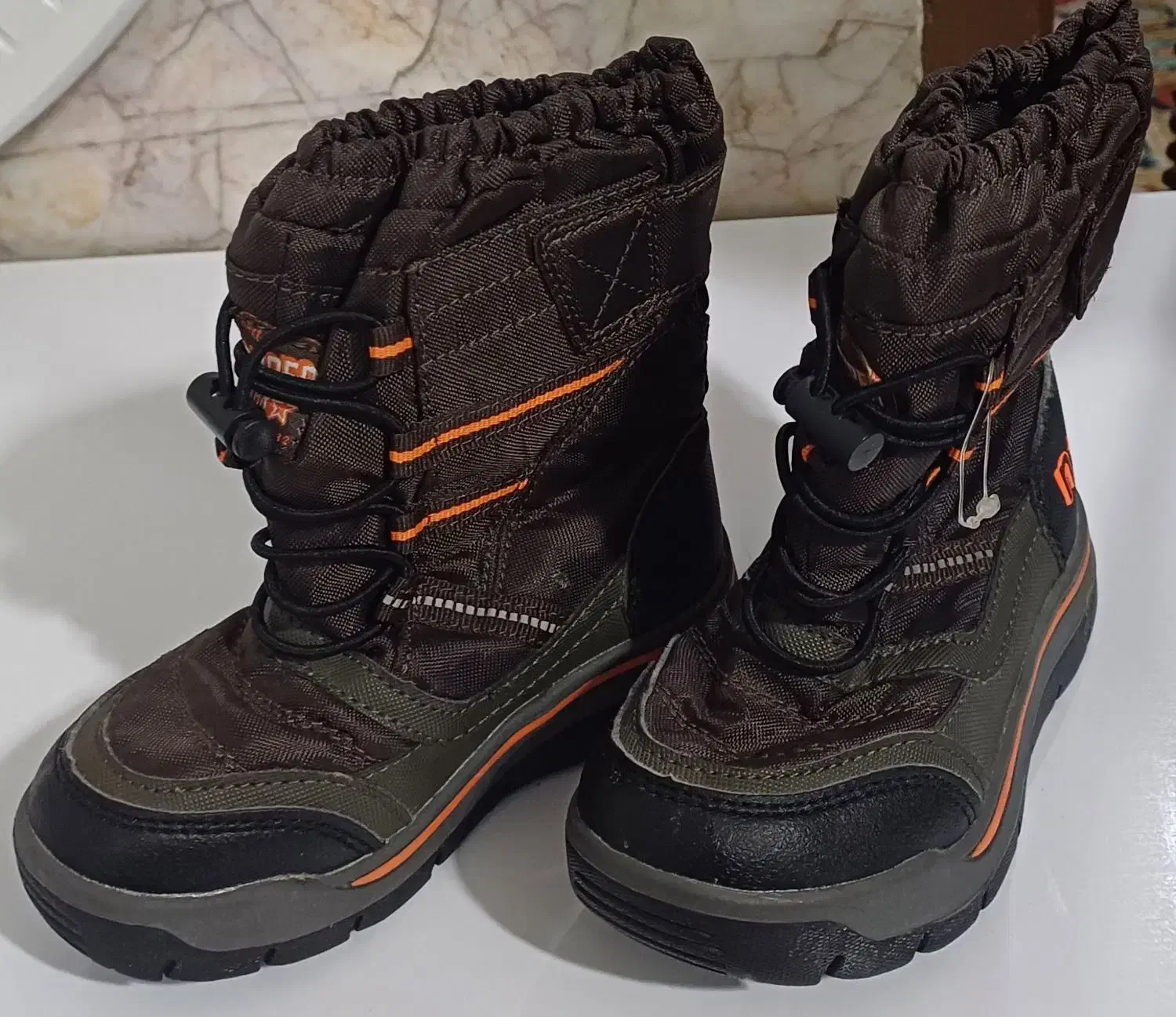 کفش (پوتین)  بچه گانه|کفش و لباس بچه|تربت جام, شاد|دیوار