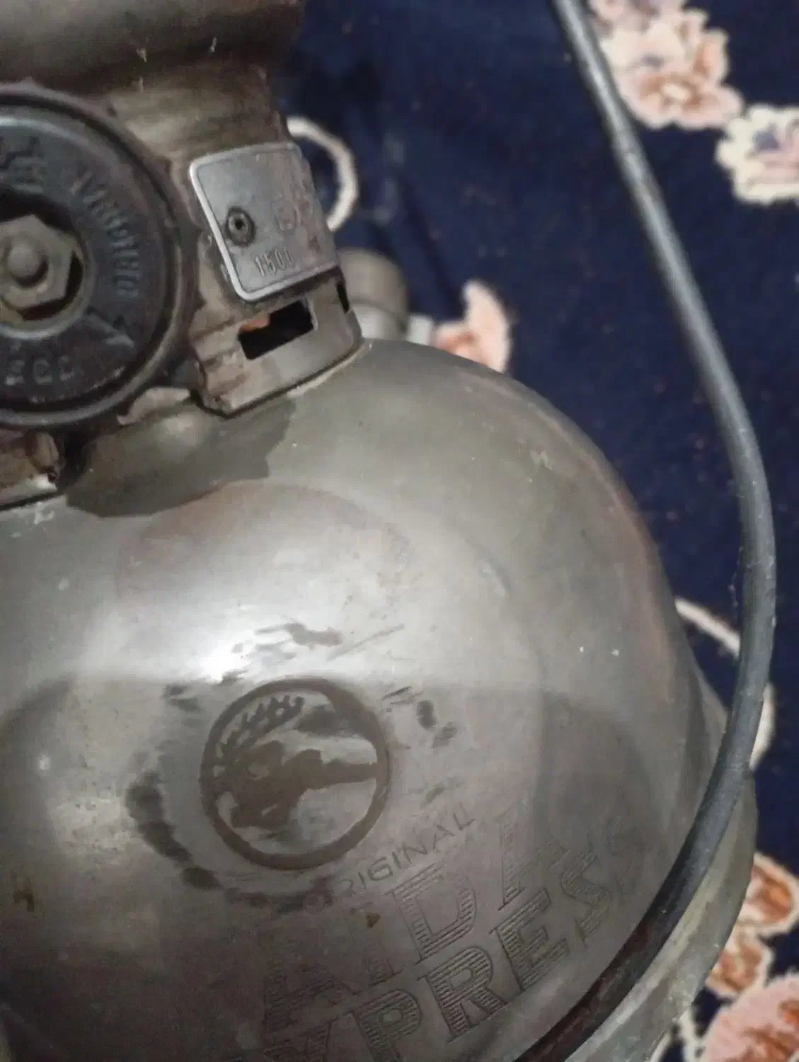 چراغ نفتی برنجی قدیمی عتیقه|کلکسیون اشیاء عتیقه|گرگان, |دیوار