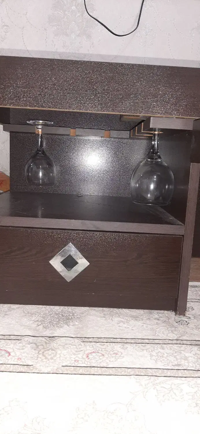 میز وسط به همراه ۳ میز عسلی و مبل ۷ نفره|مبلمان خانگی و میز عسلی|رشت, استقامت ۱|دیوار