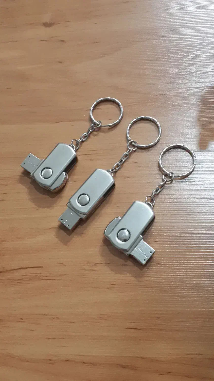 فلش مموری ۸  گیگ|لوازم جانبی موبایل و تبلت|تهران, کوثر|دیوار