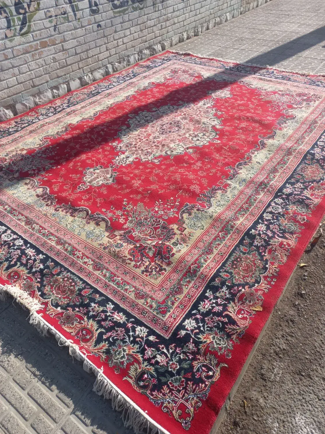 فرش کاکرکرده/ فرش در حد نو / تعویض فرش|فرش|اسلامآباد غرب, |دیوار