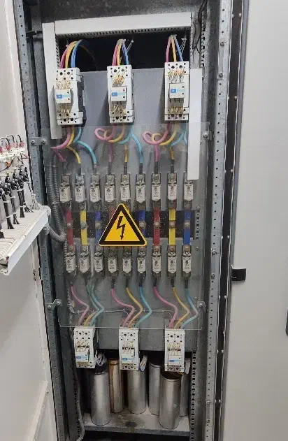 برقکار(تعمیر کار ونصاب خدمات برقی)|خدمات پیشه و مهارت|کیش, |دیوار