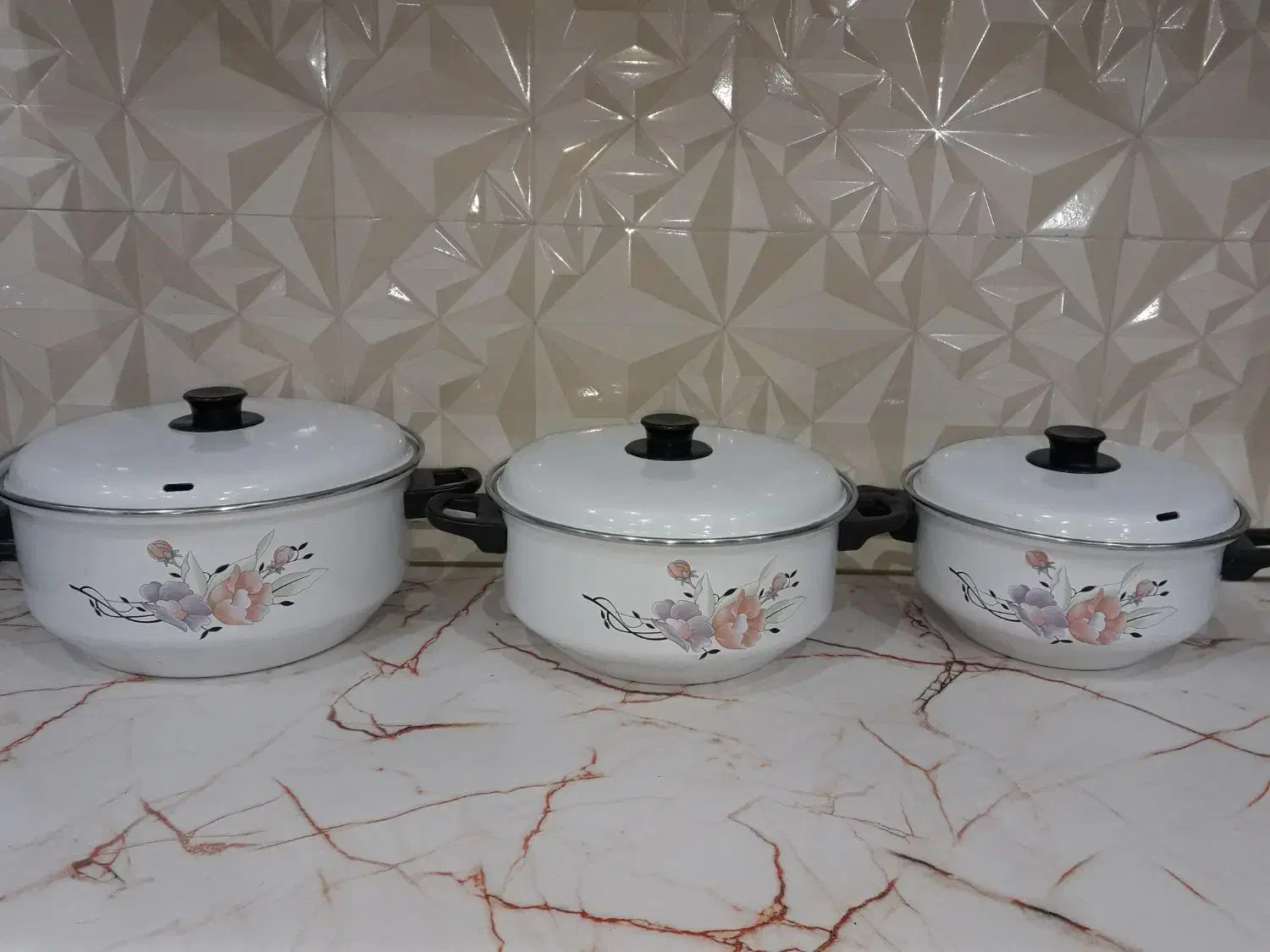 قابلمه لعابی|ظروف پخت‌وپز|ری, دیلمان|دیوار