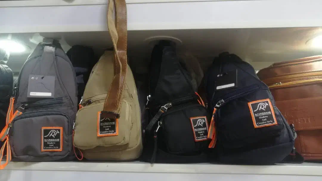 انواع کیف زیرقیمت بعلت تغییرشغل|کیف، کفش، کمربند|نجفآباد, گلدشت|دیوار