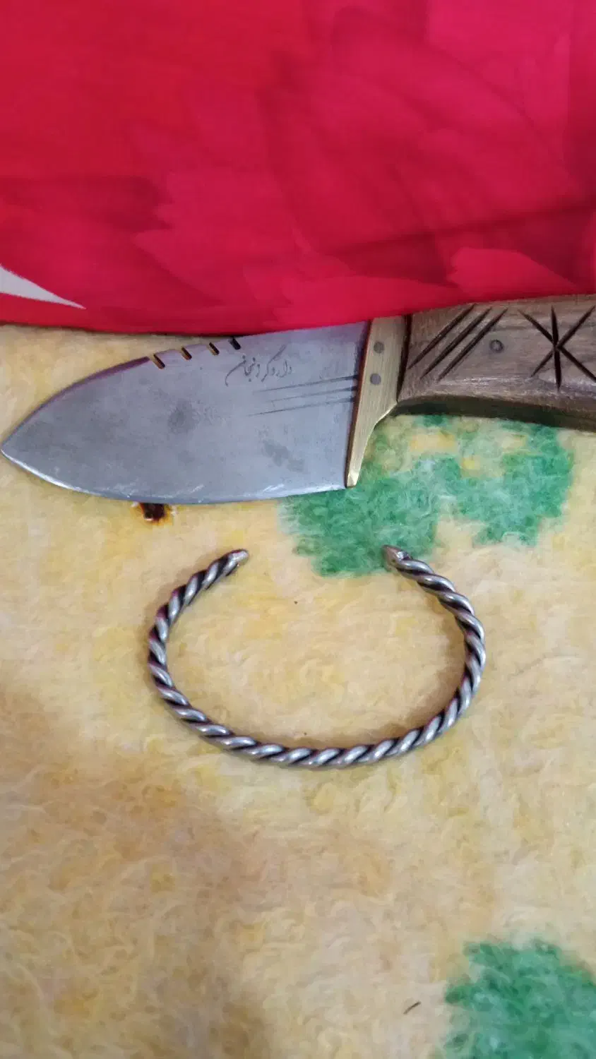 فروشه دستبند ویک عدد چاقو|بدلیجات|لاران, |دیوار