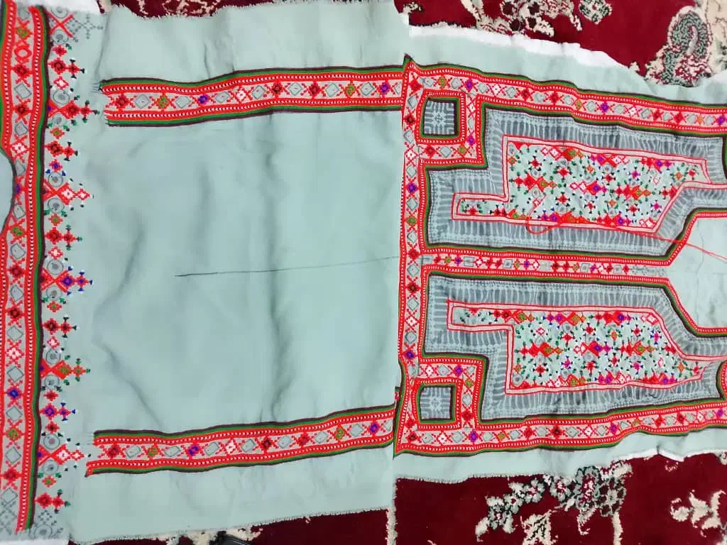 لباس سبزو دوچ|لباس|خاش, |دیوار