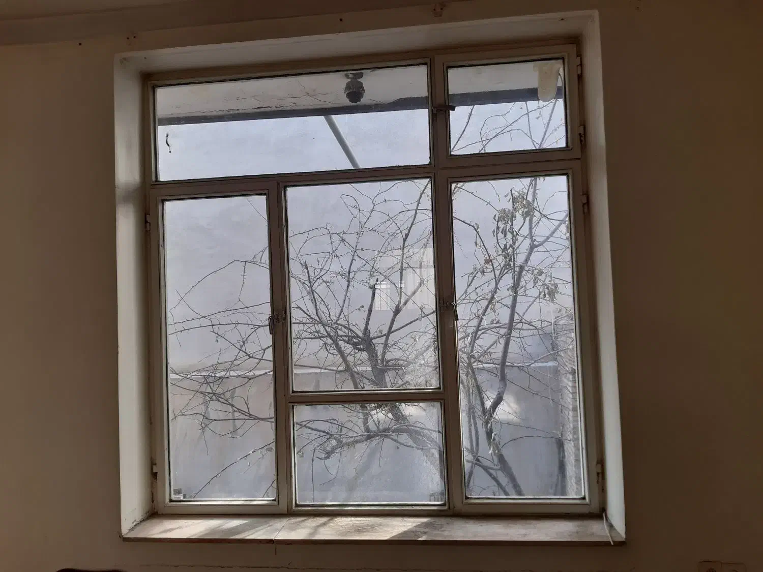 فروش چند عدد در و پنجره ی آهنی در اندازه های مختلف|مصالح و تجهیزات ساختمان|تبریز, |دیوار