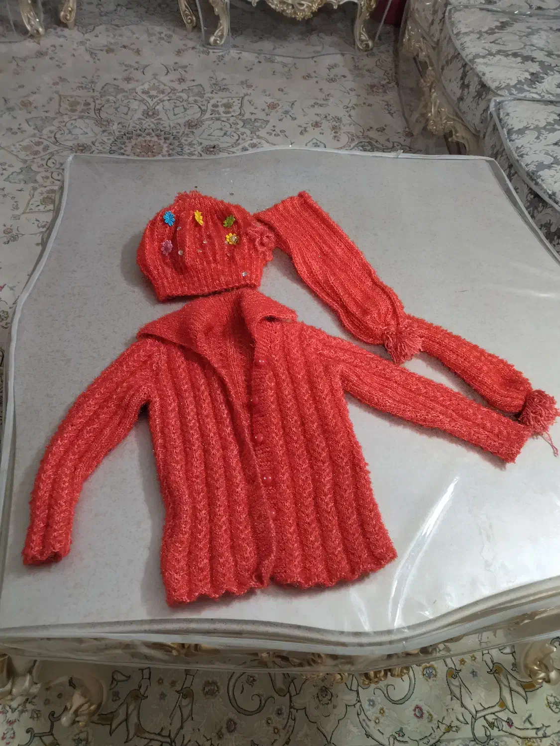 2تخت خواب نوجوان لباس وشال وکلاه دخترونه.|تخت و سرویس خواب|نورآباد, |دیوار