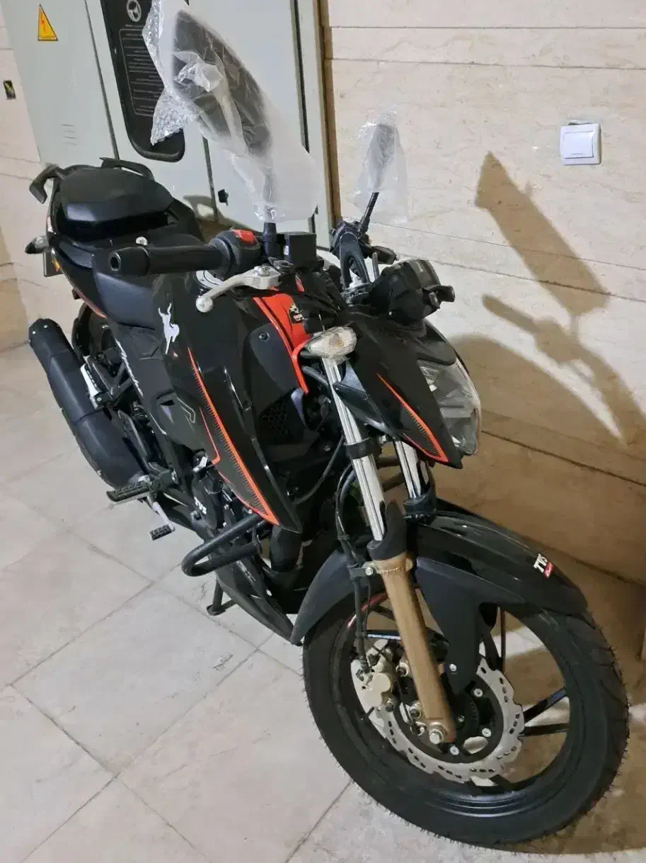 اپاچی ۲۰۰RTRنیوفیس مشکی قرمز|موتورسیکلت|قم, باسکول|دیوار