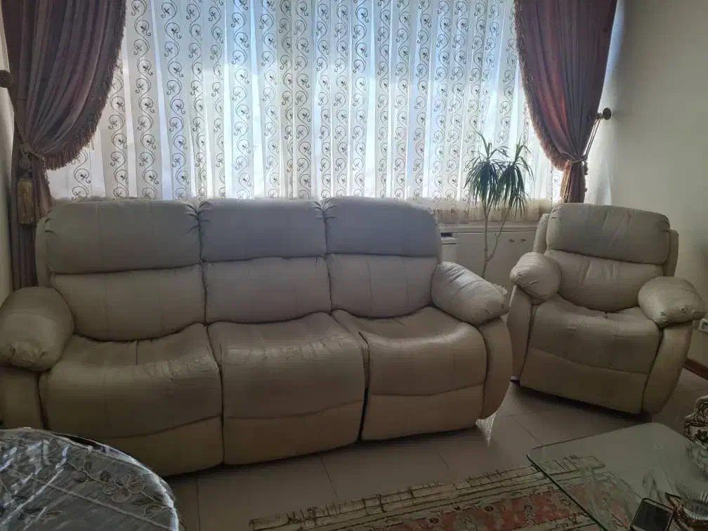 فروش مبل چرمی مکانیکی۴نفره|مبلمان خانگی و میز عسلی|تهران, والفجر|دیوار