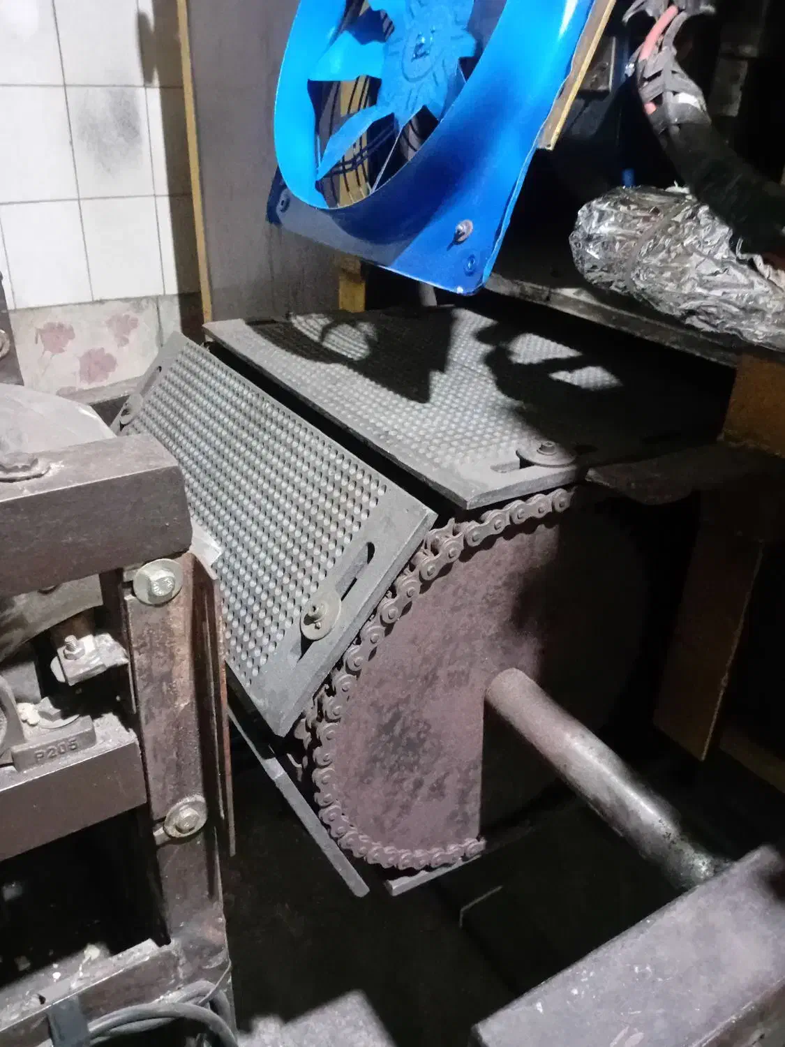 اجاره کننده نانوایی با دستگاه اتوماتیک بربری|اجارهٔ مغازه و غرفه|لاهیجان, انقلاب|دیوار