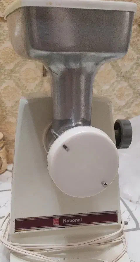 چرخ گوشت ‌ قدیمی ناسیونال|سایر لوازم برقی|قم, انسجام|دیوار