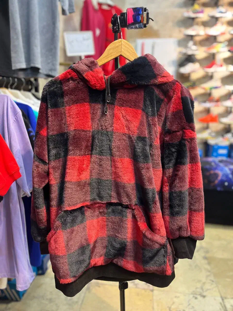 هودی ادی اسپرت|لباس|ربط, |دیوار