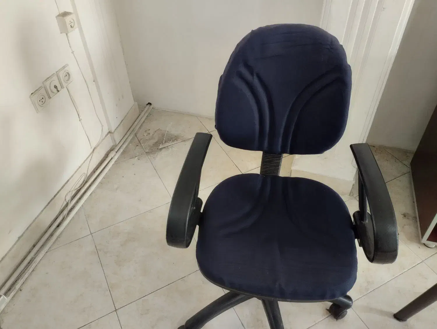 صندلی گردان و مدیریت|صندلی و نیمکت|رشت, قاسمیه|دیوار