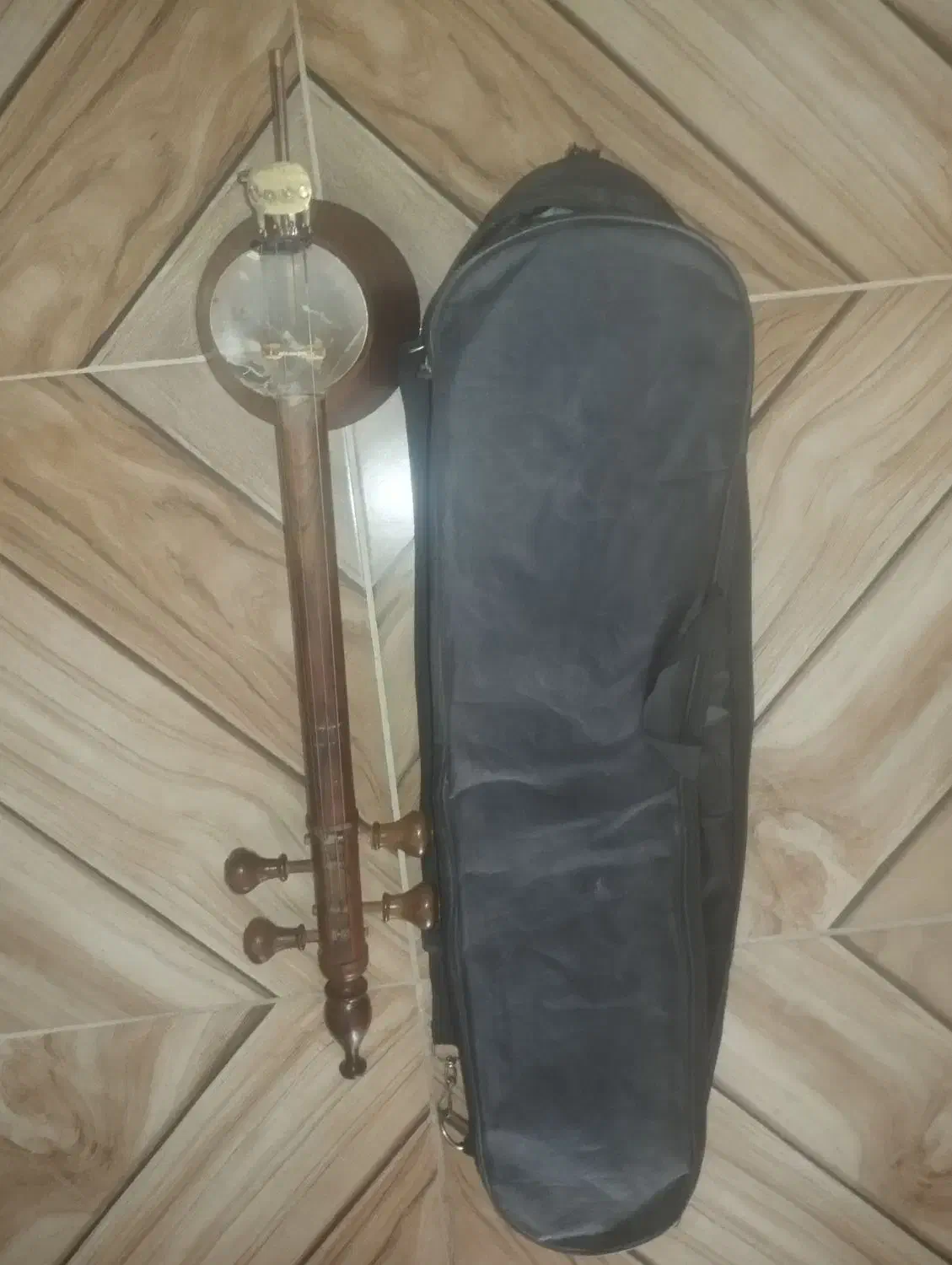 کمانچه پشت باز|سازهای سنتی|نهاوند, |دیوار