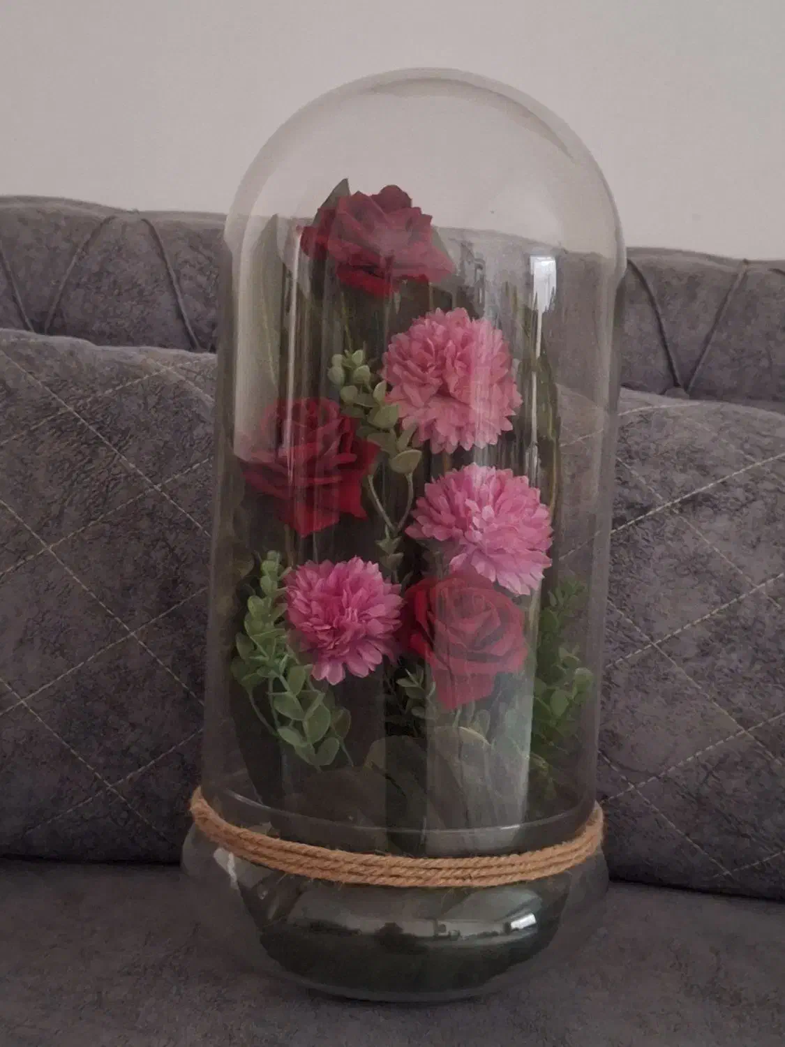 باکس شیشه ای با پنج تا گل و برگ|گل مصنوعی|گرگان, |دیوار