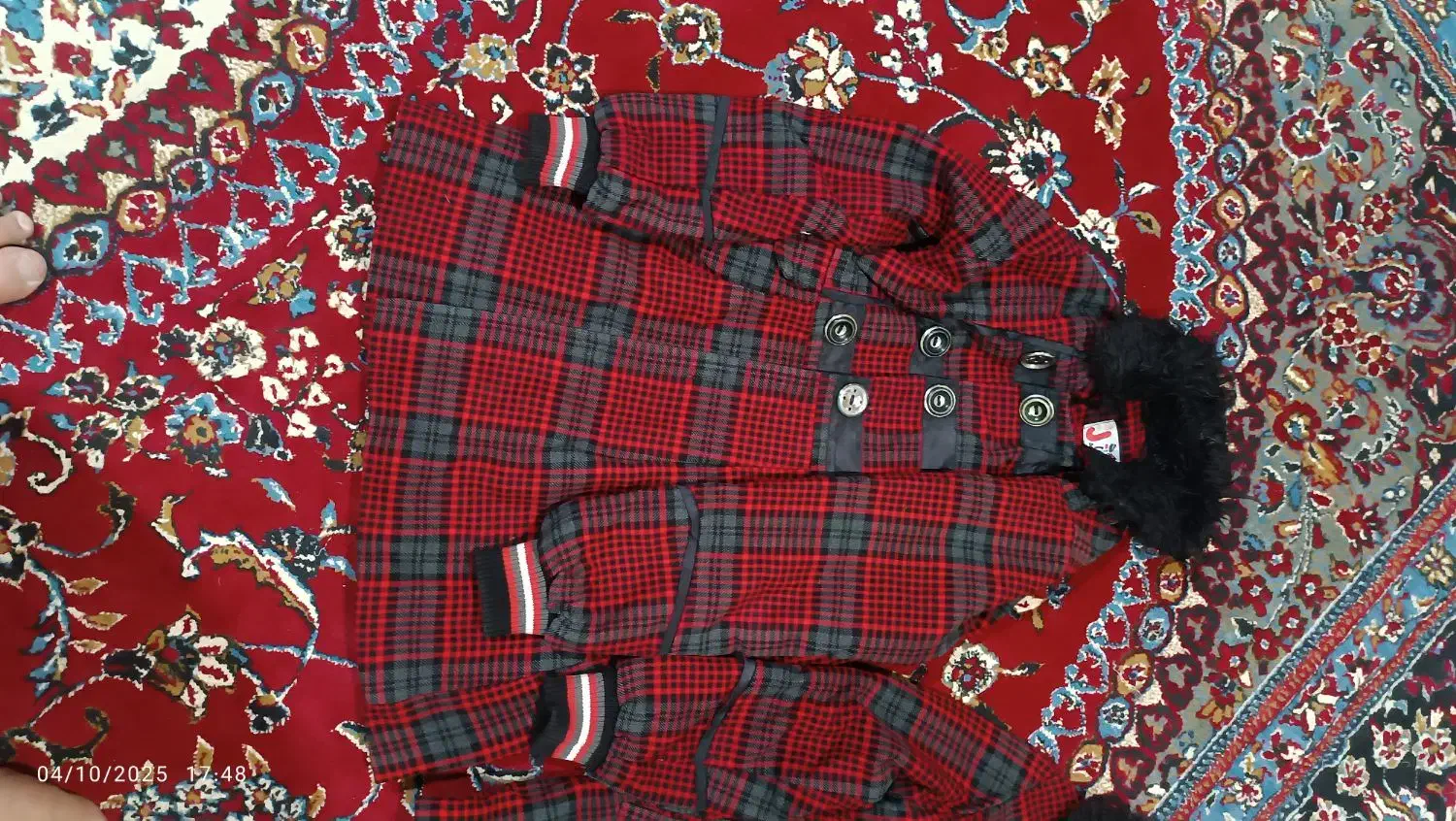 دو عدد کت دخترونه|لباس|خاش, |دیوار